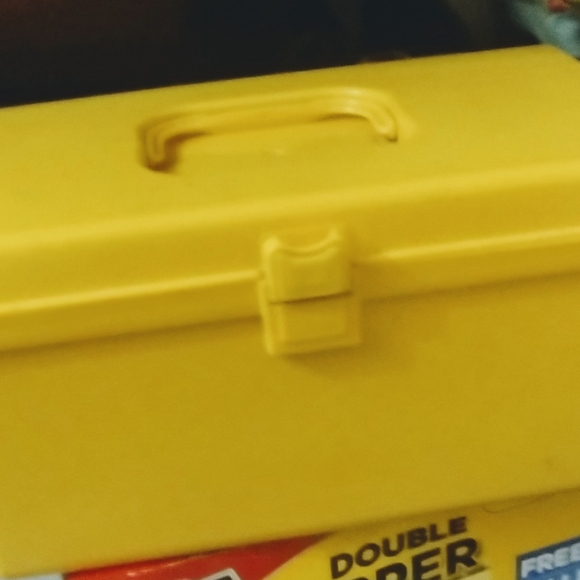 Vintage Harvest Yellow Thread Case/Spools - Picture 8 of 16